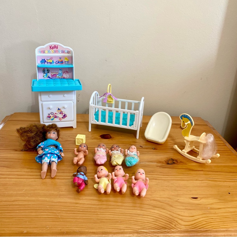 Vintage Barbie Mattel Kelly & Babysitter's Club Sets Baby Crib Changing Table